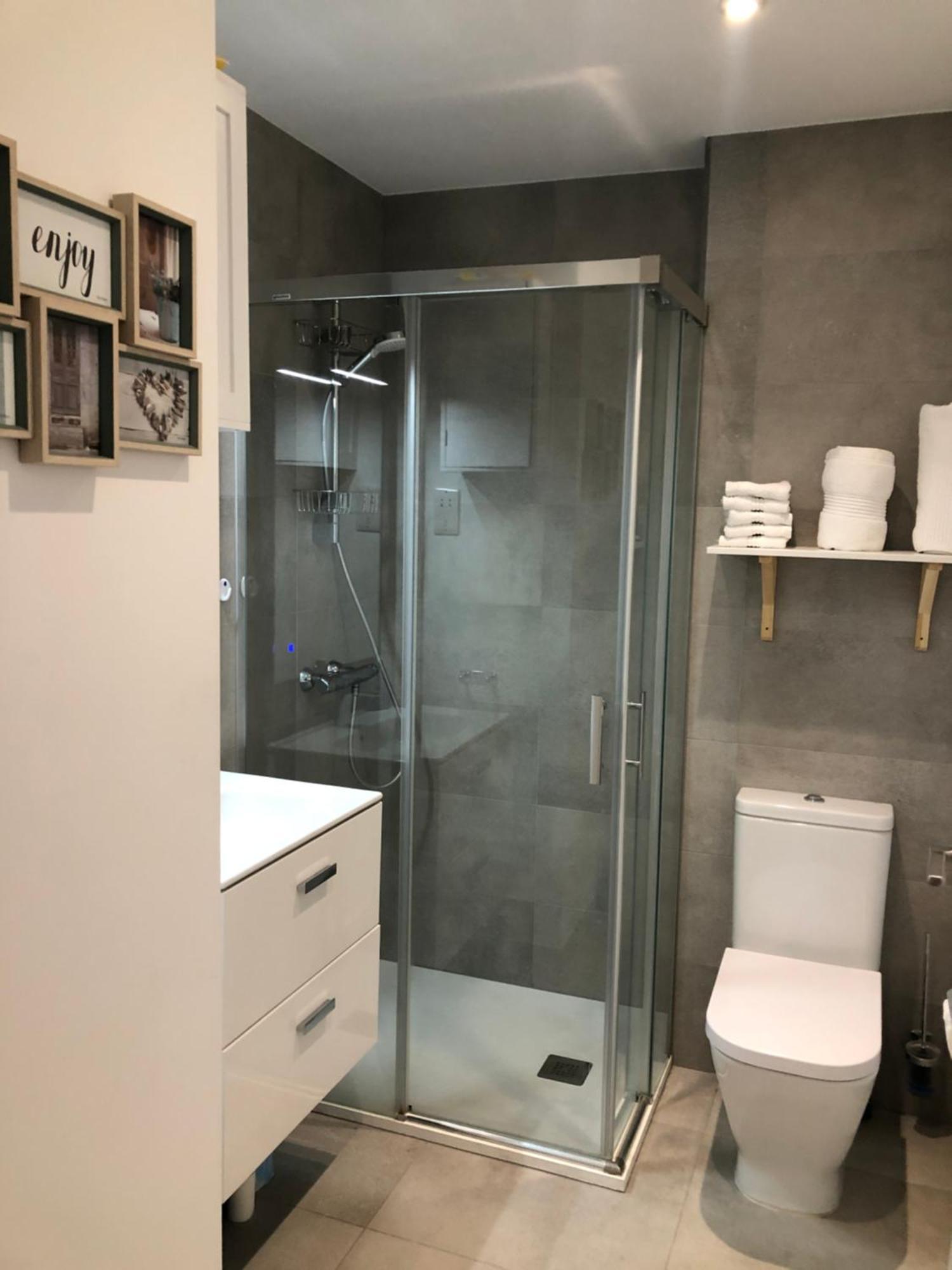 Cp High Floor Luxury Studio Sleeps 3 Gibraltar Extérieur photo